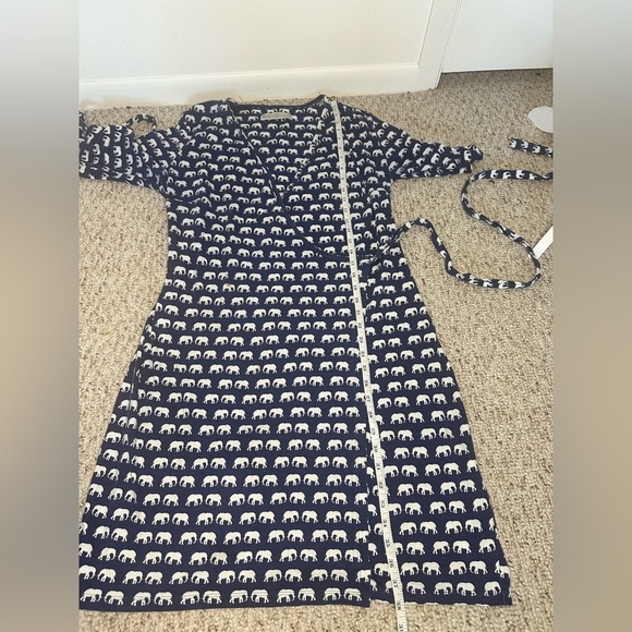 Sugarhill Boutique White Elephant Print Top size 10 - Picture 7 of 9